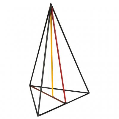 Stahlmodell Dreieckspyramide