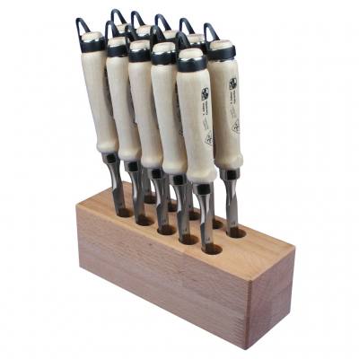 Holzblock mit 10 Hohlbeitel