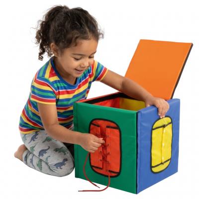 Lernwürfel mit Verschlüssen