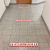 Fußbodenaufkleber „Bitte Abstand halten“