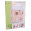 Jouéco® Puppenhaus mit Möbeln und 4 Puppen
